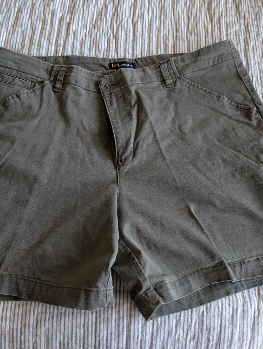 Lee Straight Fit Olive Green Shorts Size 18